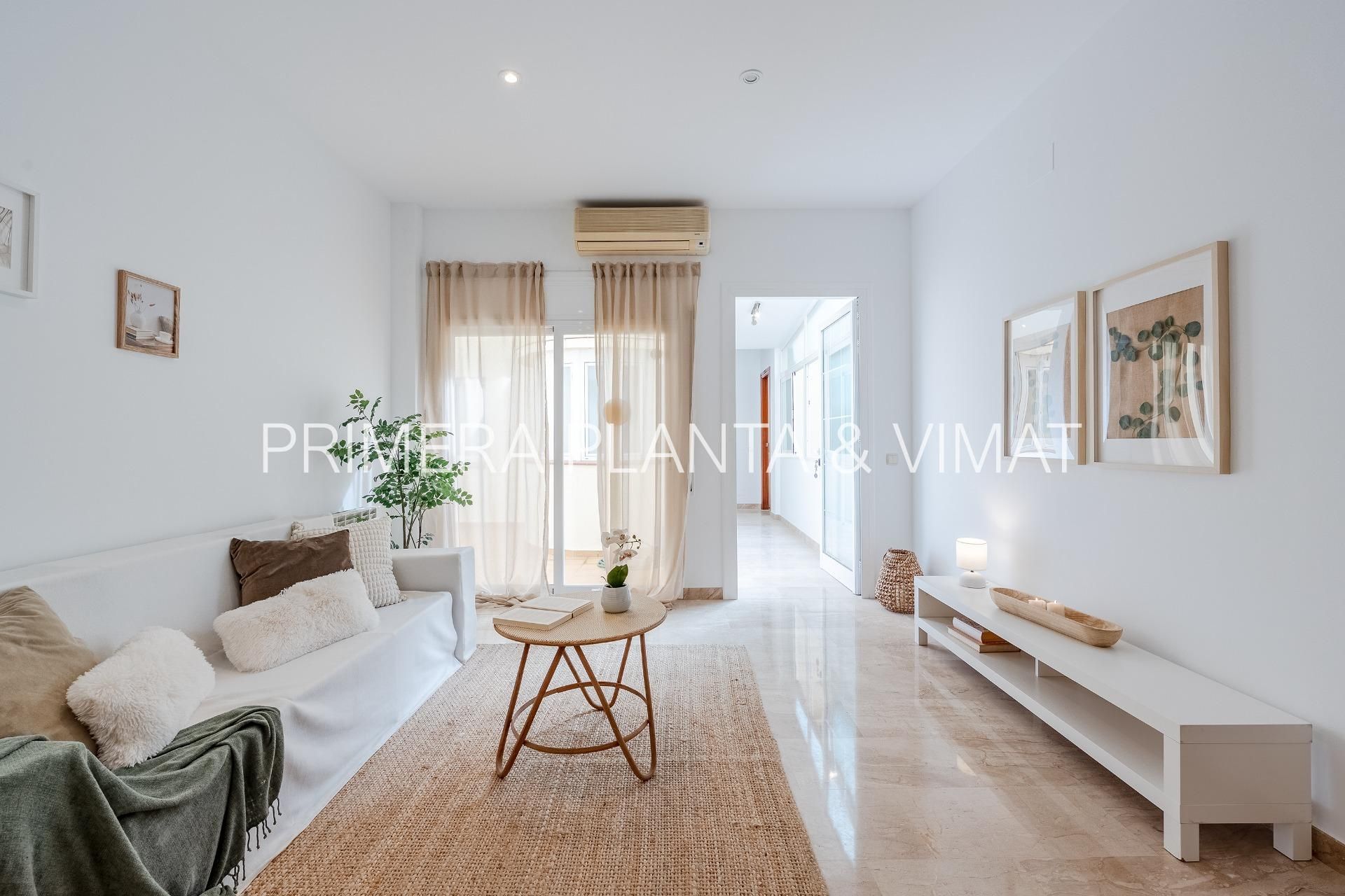 Sala d'estar de Planta baixa en venda en Mataró amb Aire condicionat, Calefacció i Terrassa