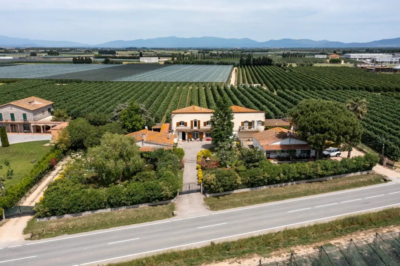 Country house zum Verkauf in Sant Pere Pescador mit Privatgarten