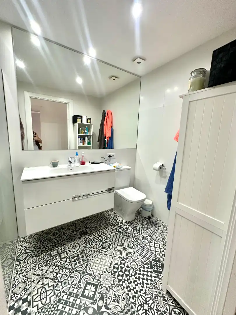 Bathroom of Detached homes for sale in Santa Coloma de Gramenet  with Air Conditioner, Heating and Parquet flooring