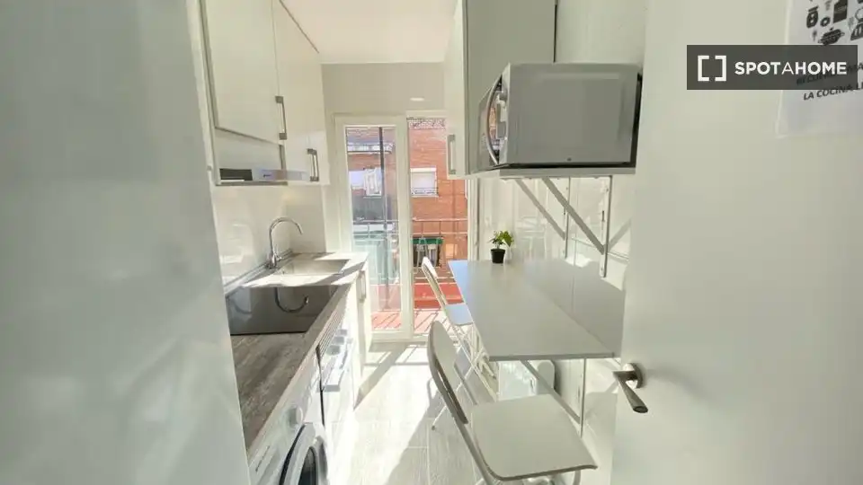 Cocina de Piso de alquiler en Madrid con Aire acondicionado, Calefacción y Amueblado