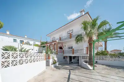 Vista exterior de Casa o chalet en venta en Torremolinos con Aire acondicionado, Calefacción y Jardín privado