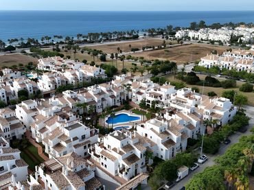 Baixos amb piscina en venda a San Pedro de Alcántara