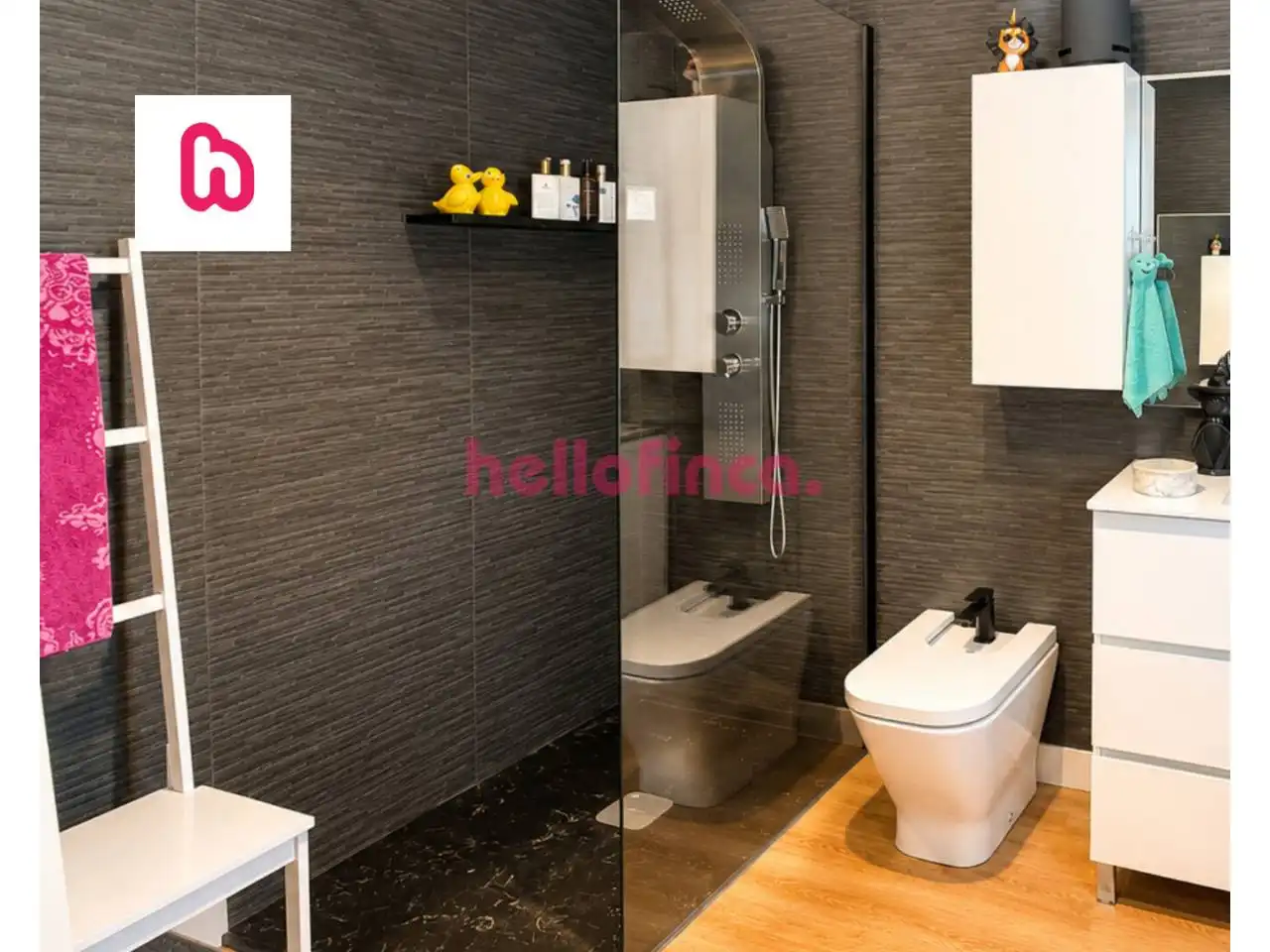Bathroom of Detached homes for sale in El Vendrell  with Air Conditioner, Heating and Private garden