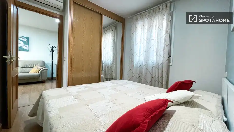 Room in Tres Olivos - Valverde