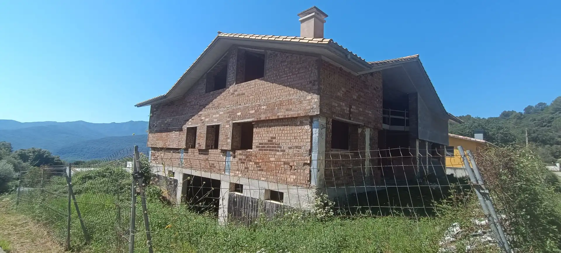 Exterior view of Houses for sale in Montagut i Oix  with Private garden, Terrace and Storage room