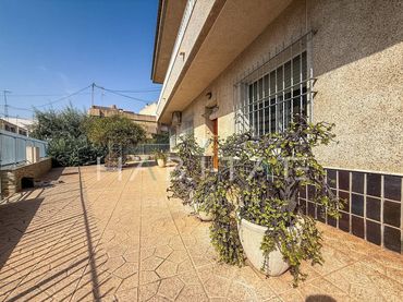 Casa con jardín en venta en Calle Villananitos