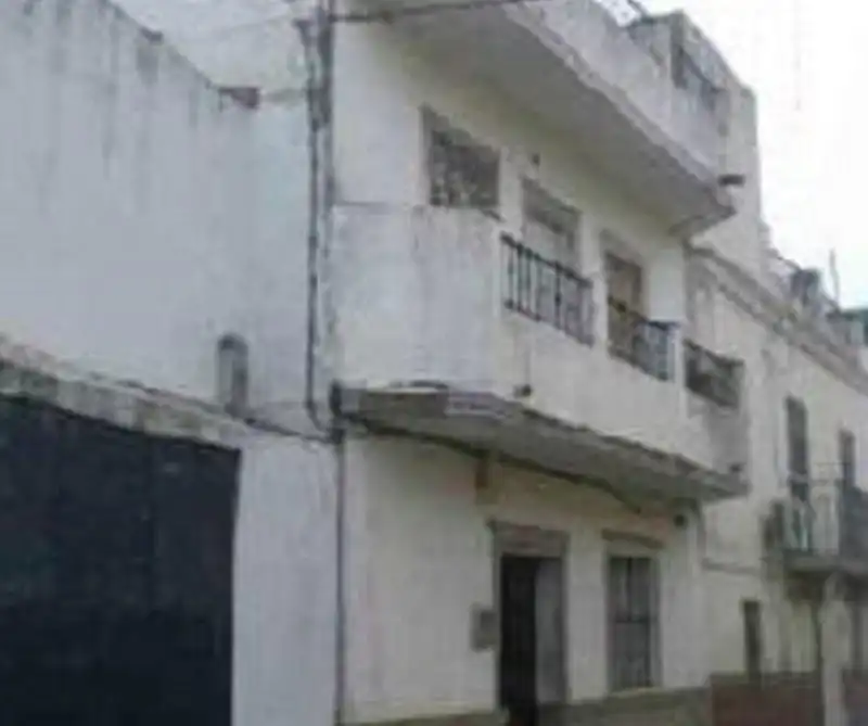 Außenansicht von Einfamilien-Reihenhaus zum Verkauf in Alcalá del Río