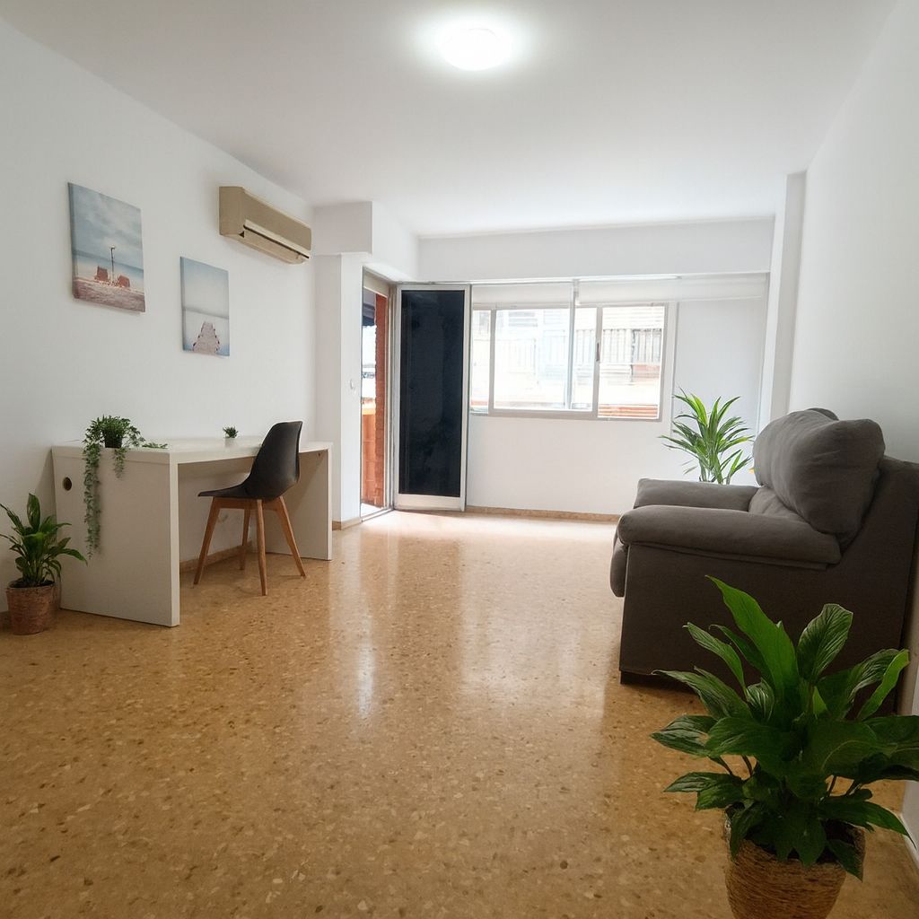 Sala d'estar de Pis en venda en  Valencia Capital amb Calefacció, Terrassa i Moblat