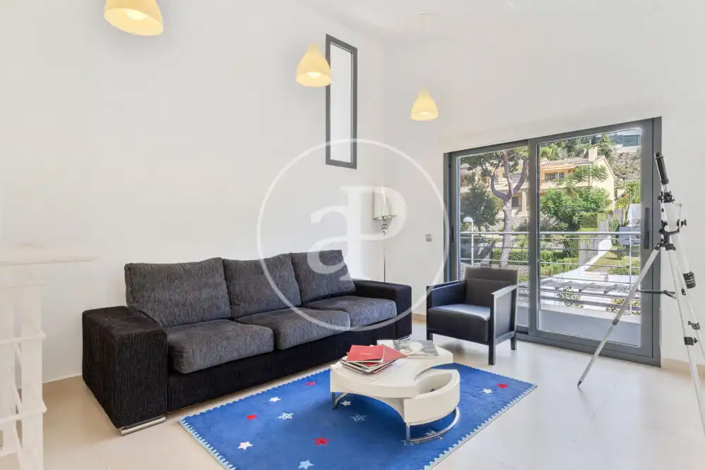 Sala d'estar de Casa adosada en venda en Oropesa del Mar / Orpesa amb Aire condicionat, Calefacció i Jardí privat