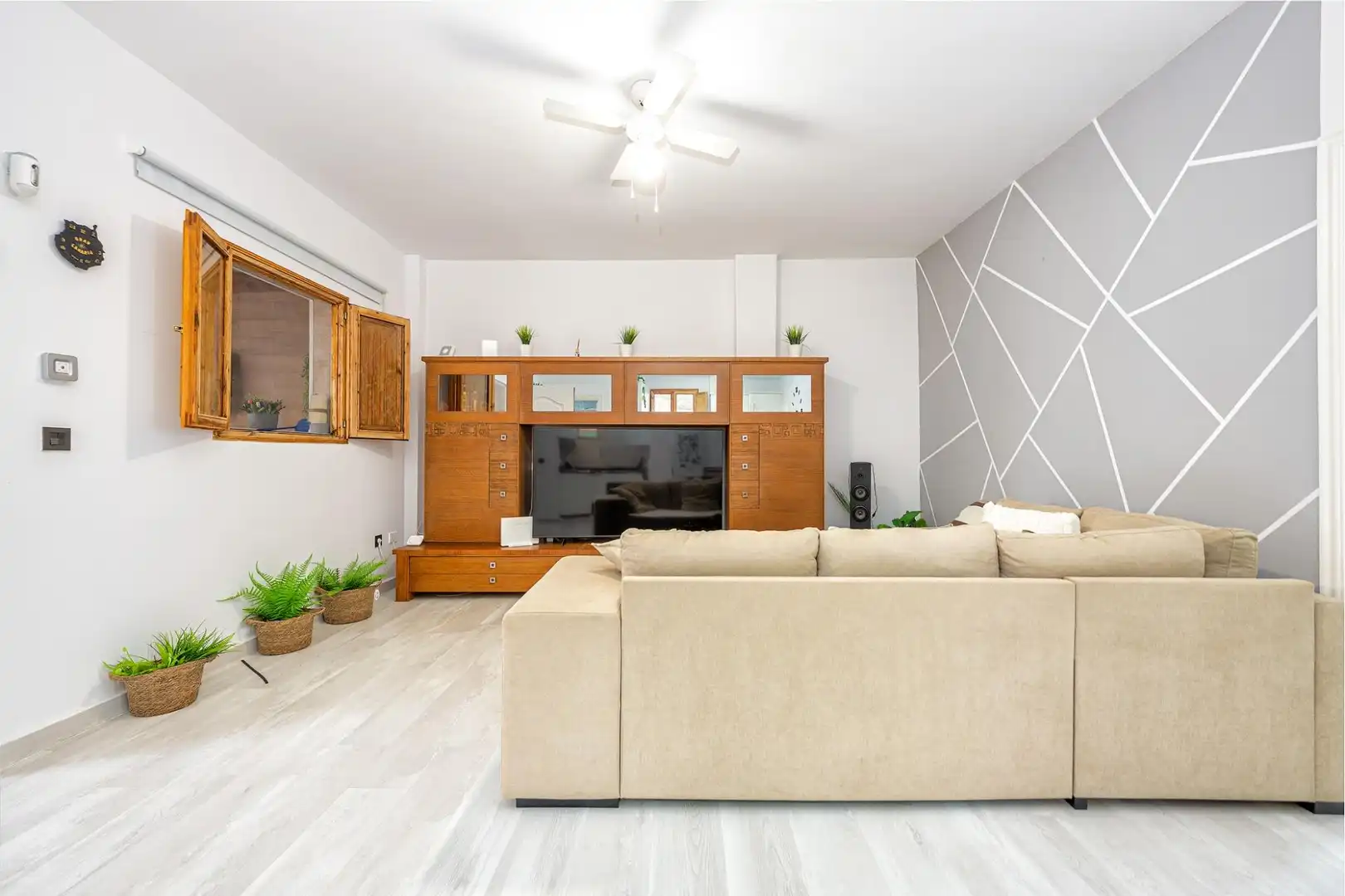 Sala d'estar de Finca rústica en venda en Arucas amb Jardí privat, Terrassa i Moblat