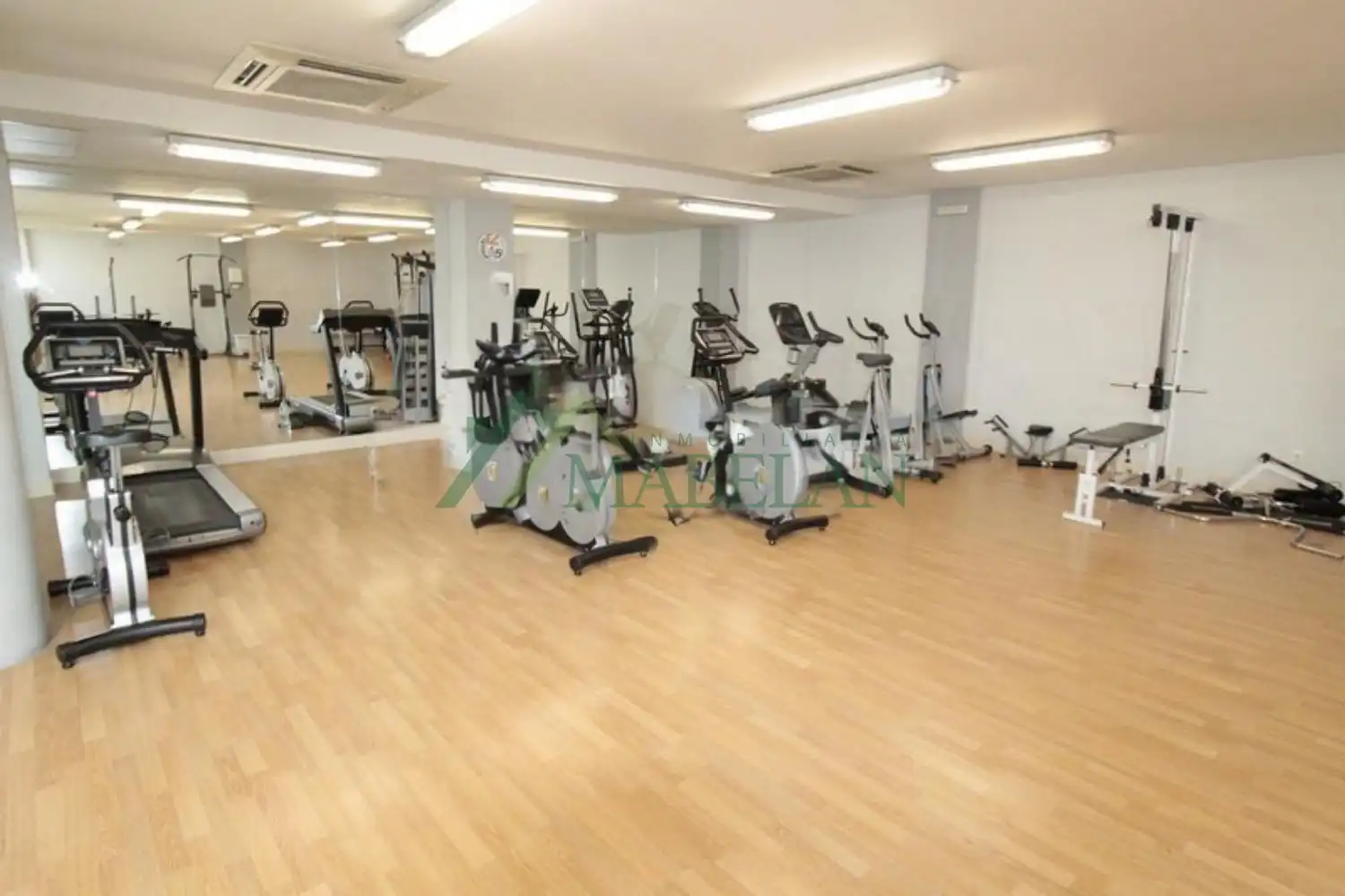 Flat for rent in Madrid  with Air Conditioner, Private garden and Storage room