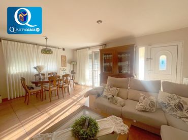 Adosado con piscina en venta en Monforte del Cid