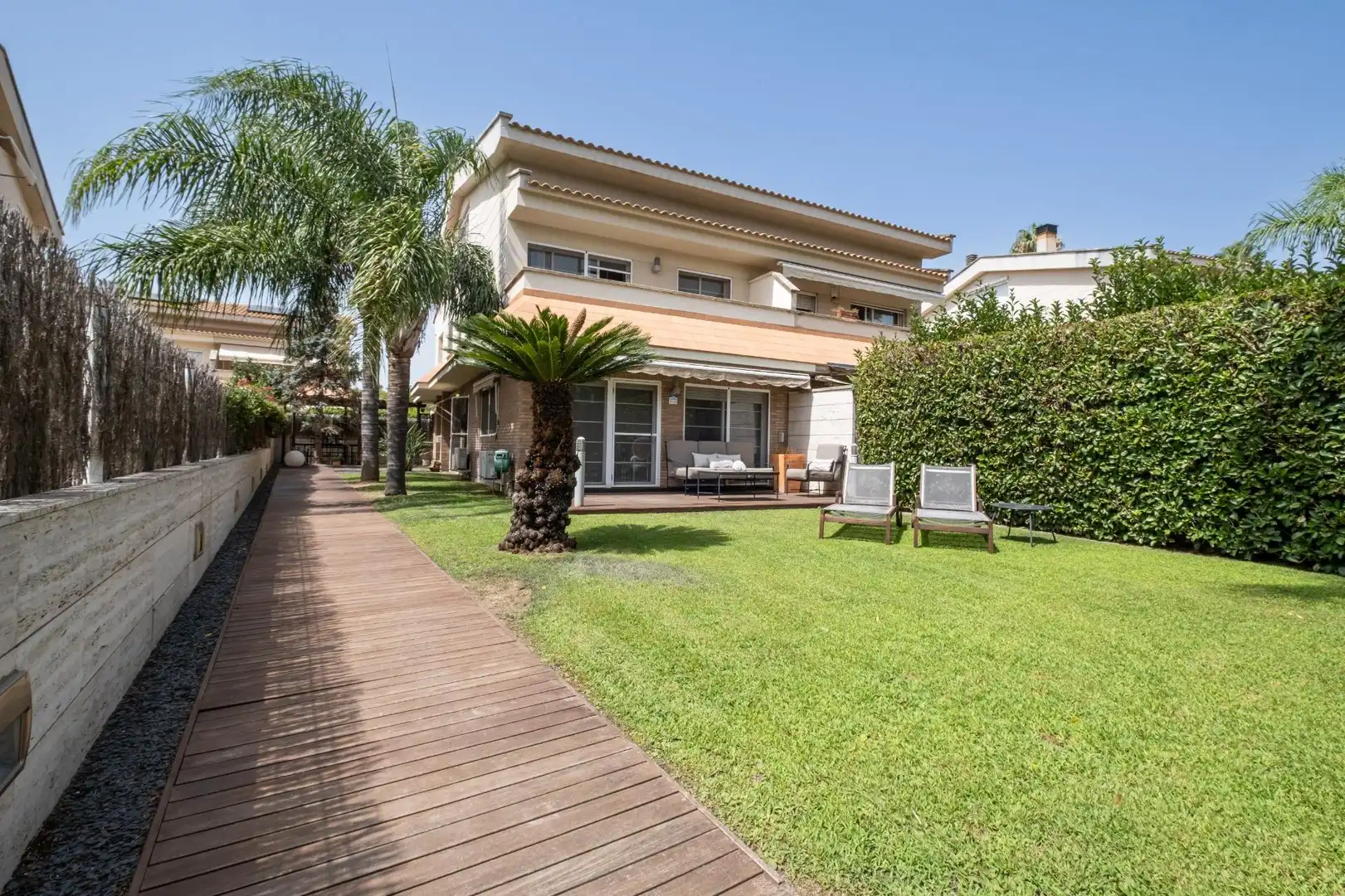 Vista exterior de Casa adosada en venta en Salou con Aire acondicionado, Jardín privado y Parquet