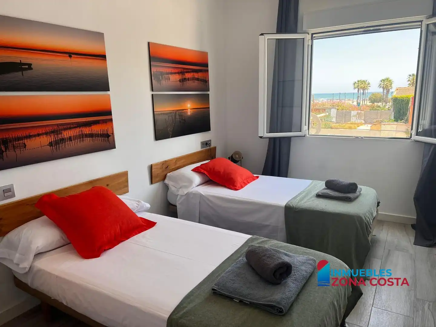 Bedroom of Houses for sale in Valencia  with Air Conditioner, Heating and Terrace