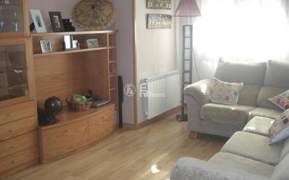 Living room of Apartment for sale in  Lleida Capital  with Air Conditioner, Heating and Parquet flooring