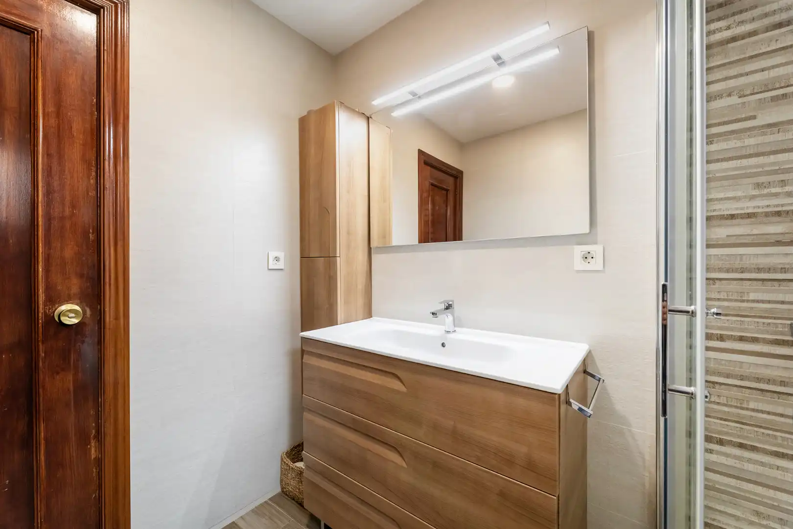 Baño de Casa adosada en venta en Pozuelo de Alarcón con Aire acondicionado, Calefacción y Jardín privado