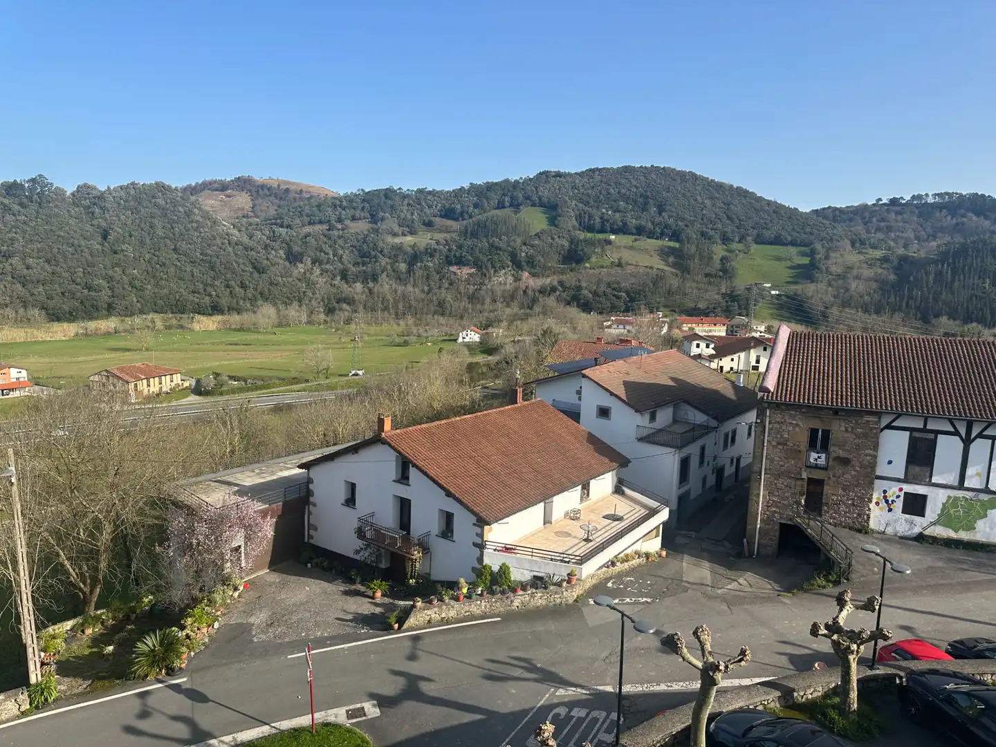 Vista exterior de Piso en venta en Zumaia con Terraza, Horno y Lavadora