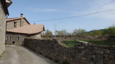 Parcela urbana a la entrada de la Sierra de Guara.