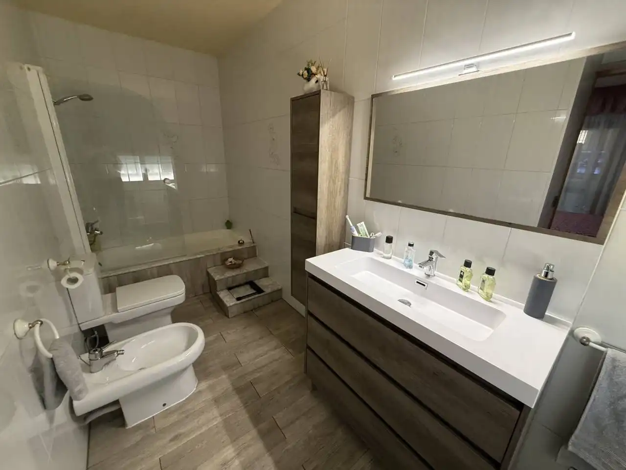 Badezimmer von Wohnungen zum Verkauf in Sabadell mit Klimaanlage, Heizung und Privatgarten