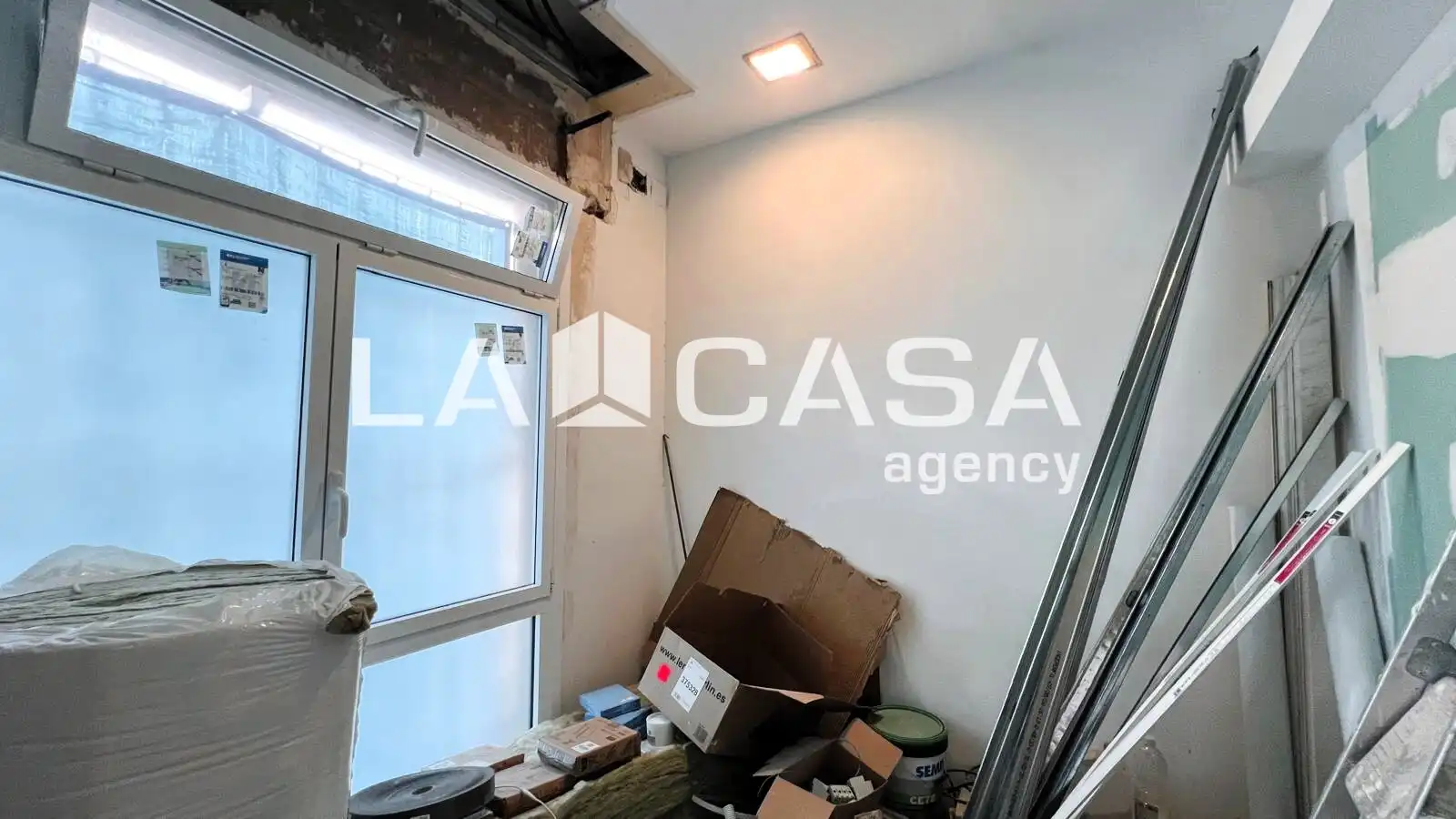 Local comercial en venda a Nou Barris, imagen 2