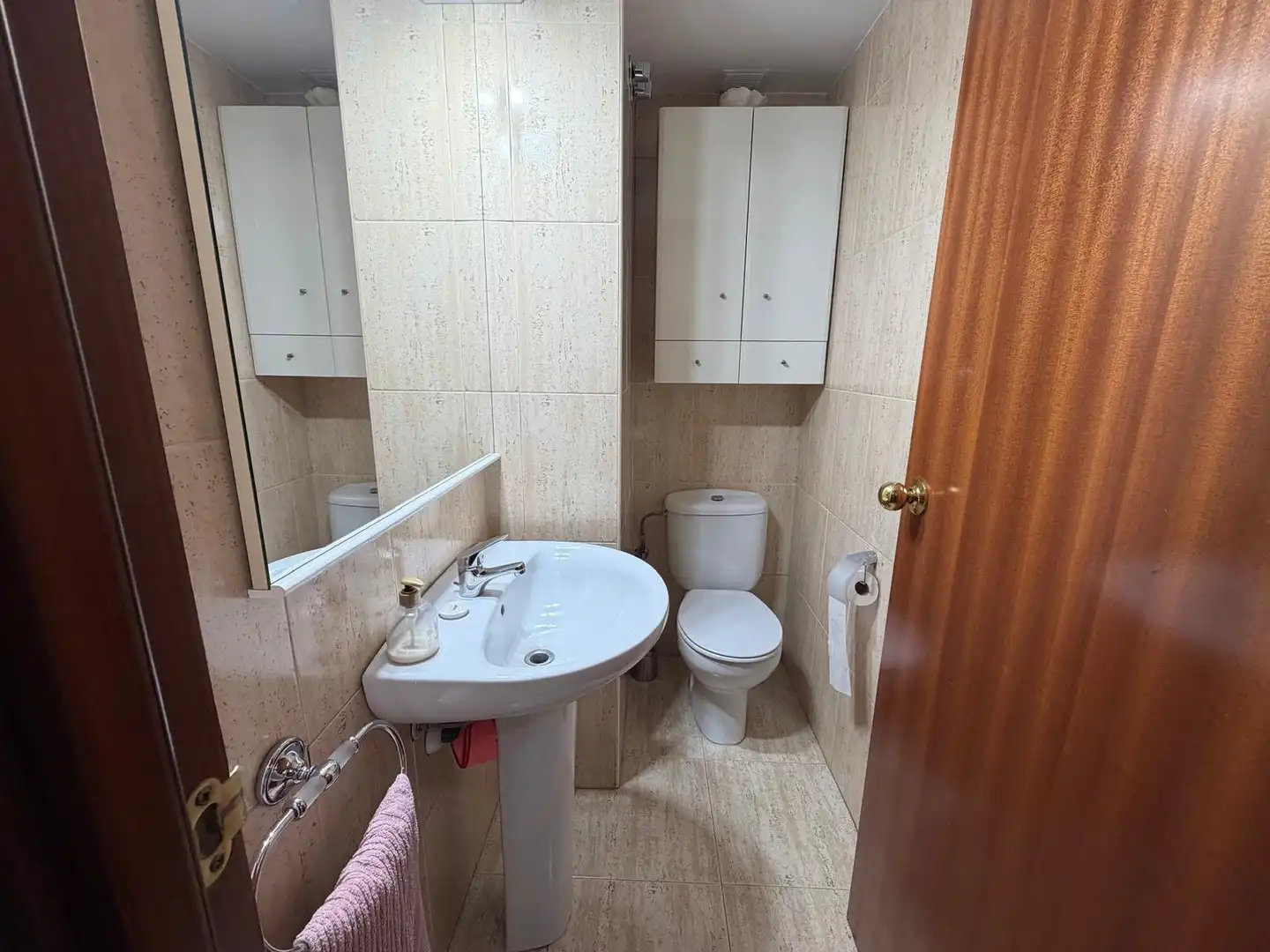 Bathroom of Flat for rent in Rubí  with Air Conditioner, Furnished and Oven
