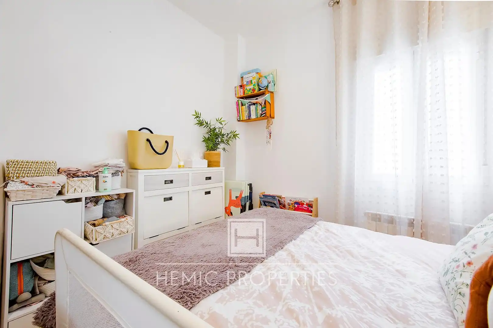 Habitación de Apartamento en venta en Madrid con Aire acondicionado, Calefacción y Parquet