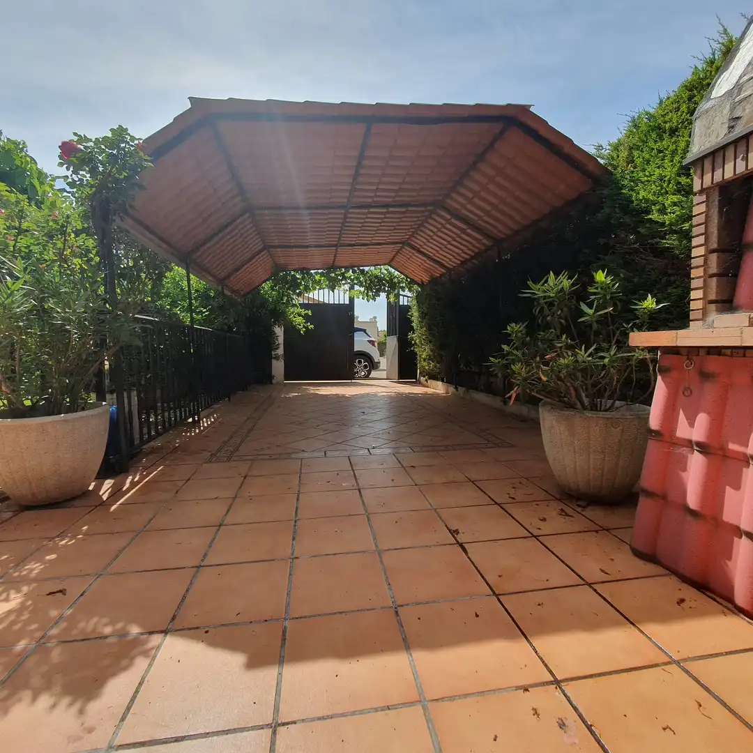 Casa o chalet en venta en Cubillas de Santa Marta con Calefacción, Jardín privado y Parquet