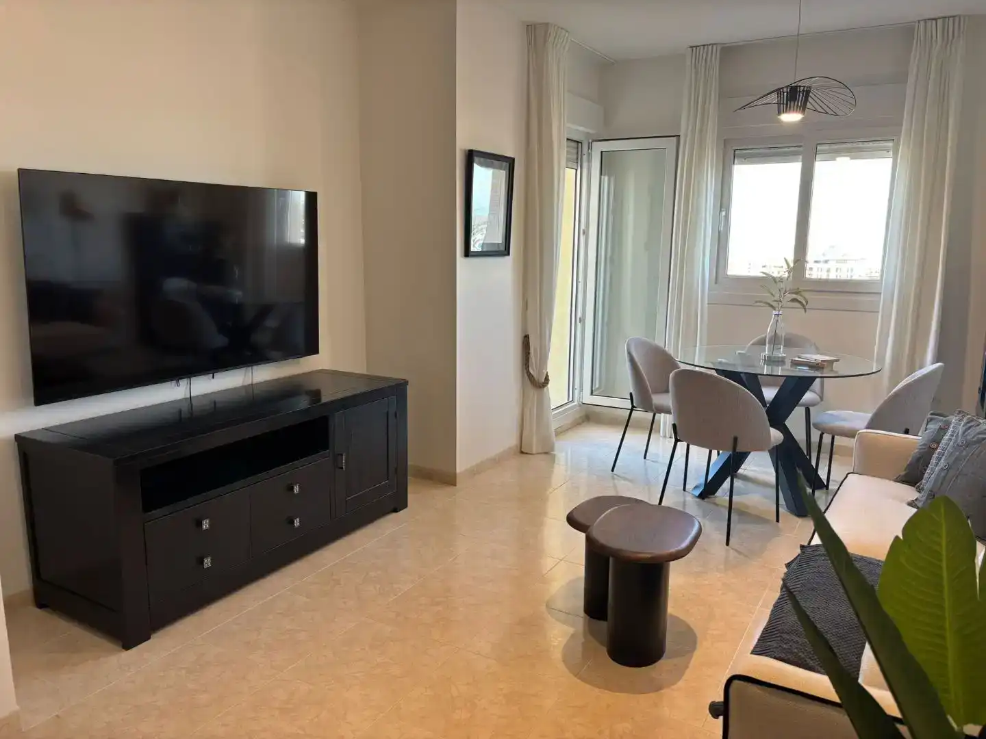 Wohnzimmer von Dachboden zur Miete in Roquetas de Mar mit Klimaanlage, Schwimmbad und Möbliert