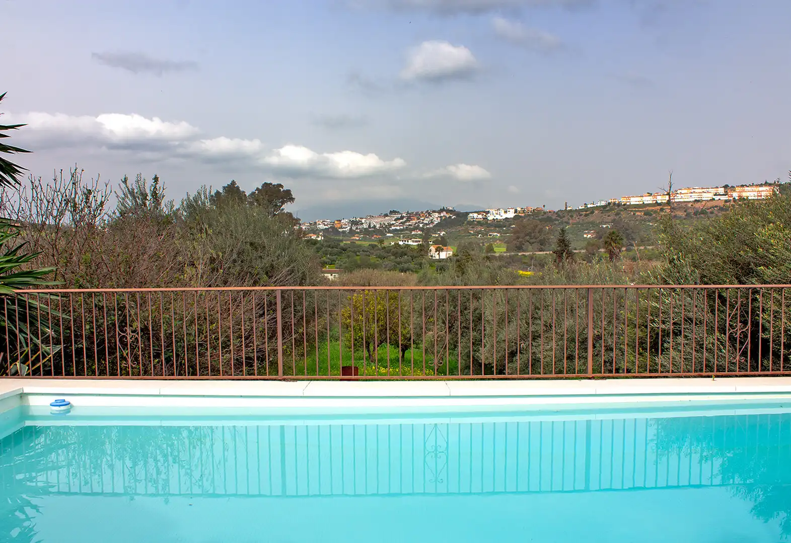 Piscina de Casa o xalet en venda en Coín amb Aire condicionat, Jardí privat i Terrassa