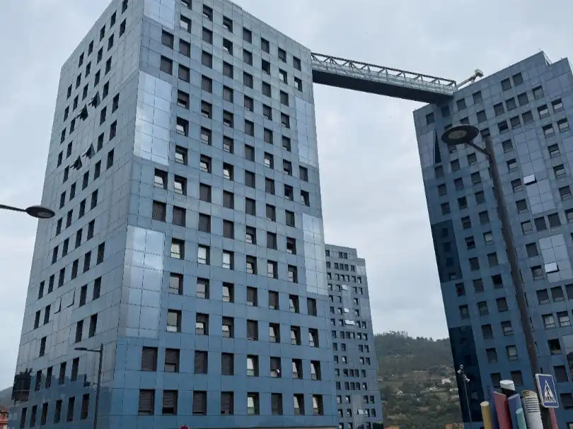 Vista exterior de Garatge de lloguer en Oviedo 