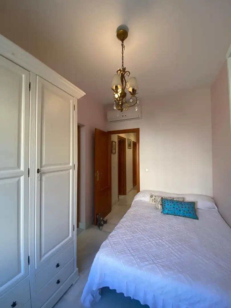 Habitación de Casa adosada de alquiler en La Rinconada