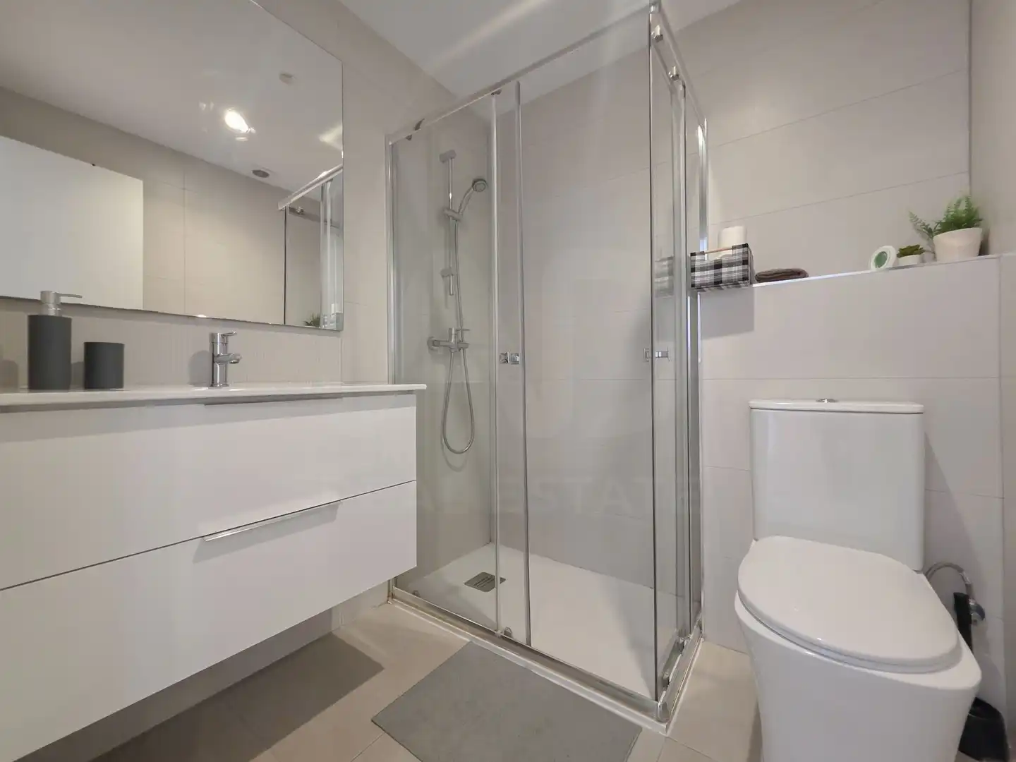 Baño de Piso en venta en Málaga con Aire acondicionado y Terraza