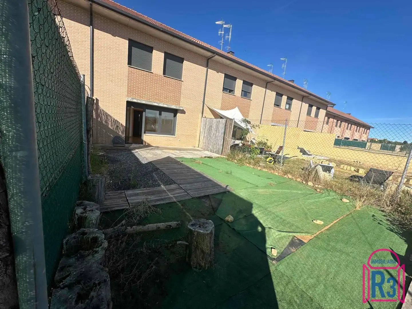 Detached homes for sale in Garrafe de Torío
