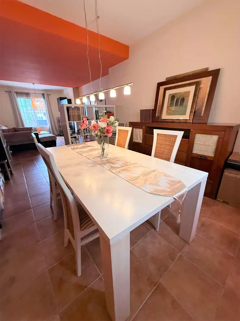 Esszimmer von Einfamilien-Reihenhaus zum Verkauf in Dos Hermanas mit Klimaanlage, Möbliert und Ofen