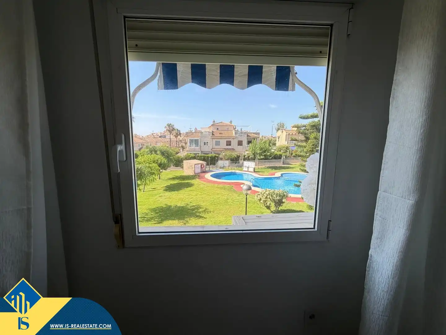 Garden of Duplexes for sale in Torrevieja  with Air Conditioner, Terrace and Furnished