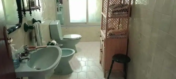 Badezimmer von Einfamilien-Reihenhaus zum Verkauf in Muñogrande mit Möbliert und Balkon