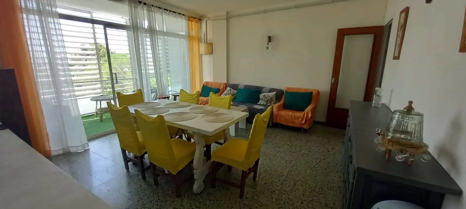 Menjador de Apartament en venda en Roses amb Jardí privat