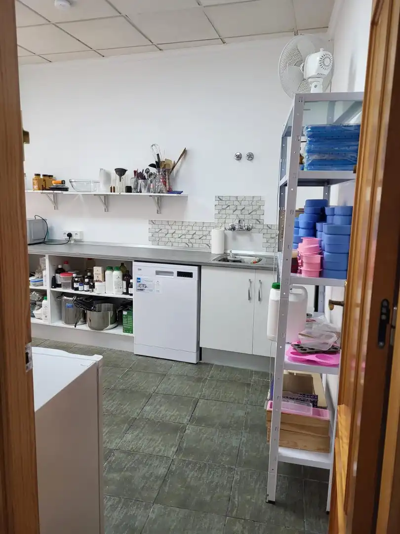 Cocina de Local en venta en San Miguel de Salinas con Aire acondicionado