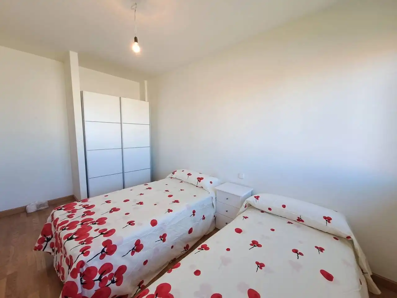 Bedroom of Houses for sale in Cardeñajimeno  with Heating, Private garden and Parquet flooring