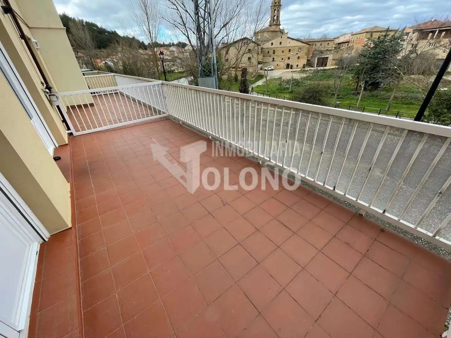 Terrassa de Apartament en venda en Cuzcurrita de Río Tirón amb Calefacció, Terrassa i Moblat