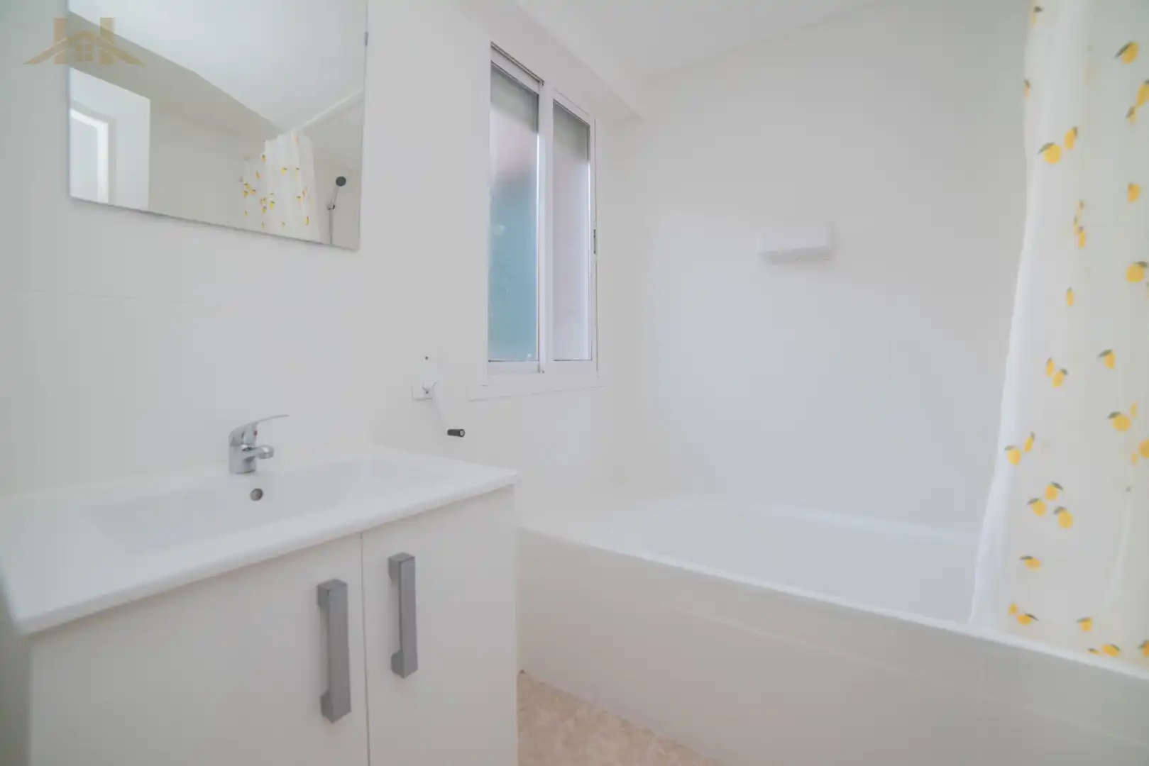Bathroom of Attic for sale in Sevilla la Nueva  with Air Conditioner and Terrace