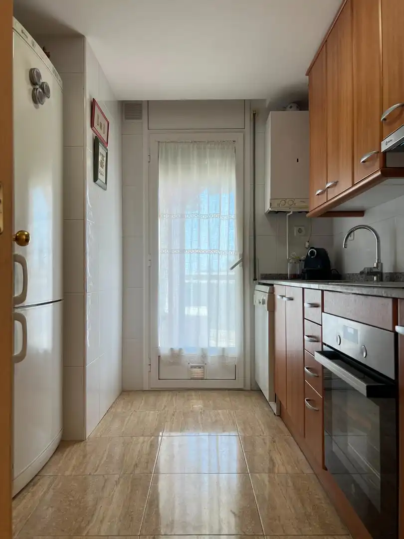 Cuina de Apartament en venda en Sant Pere Pescador amb Aire condicionat, Calefacció i Balcó