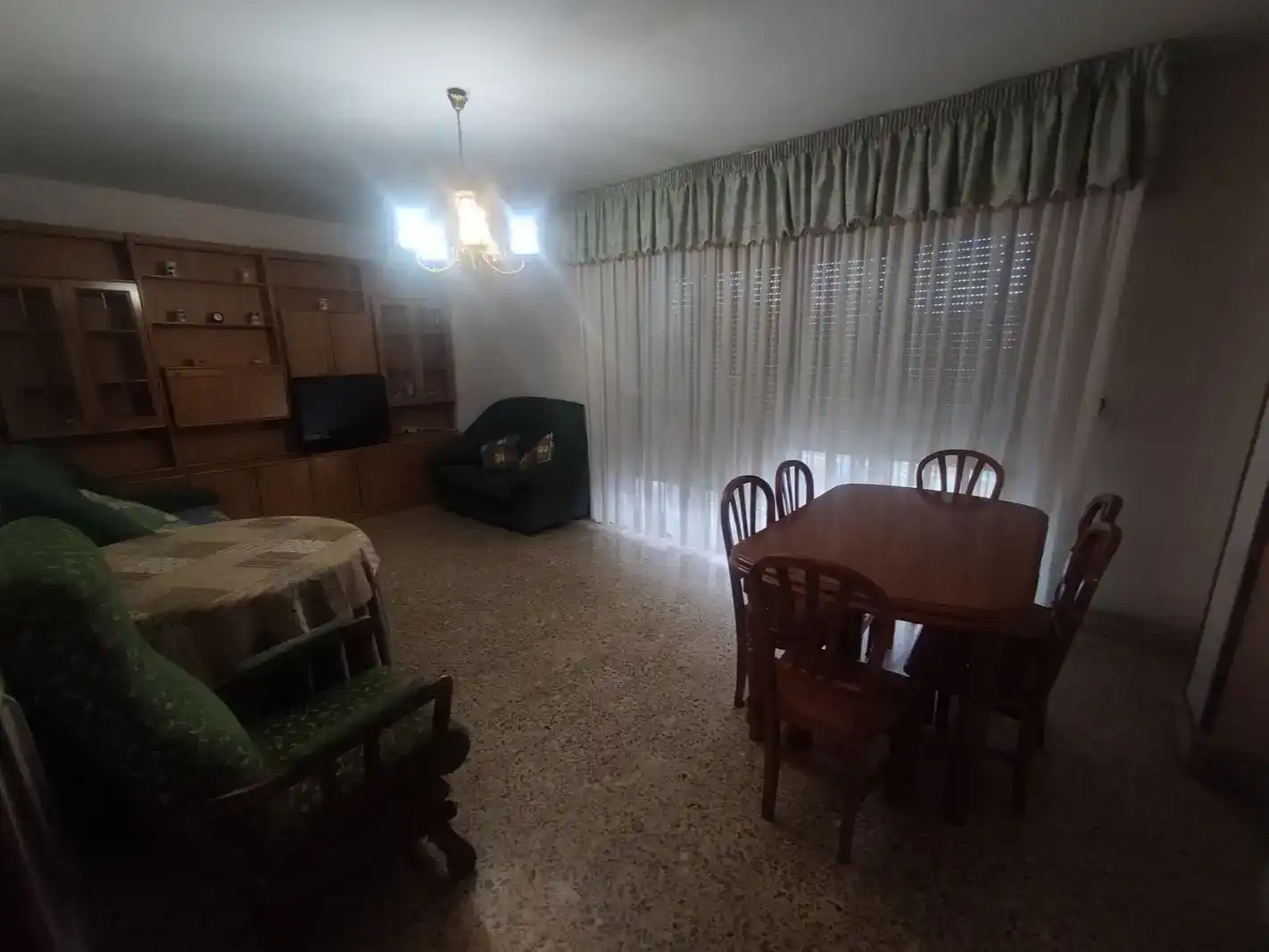 Sala d'estar de Pis de lloguer en Plasencia amb Balcó
