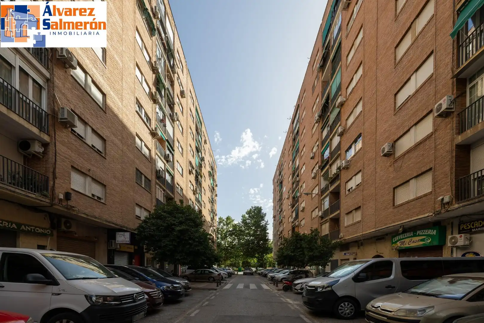 Exterior view of Flat for sale in Granada  with Terrace and Furnished