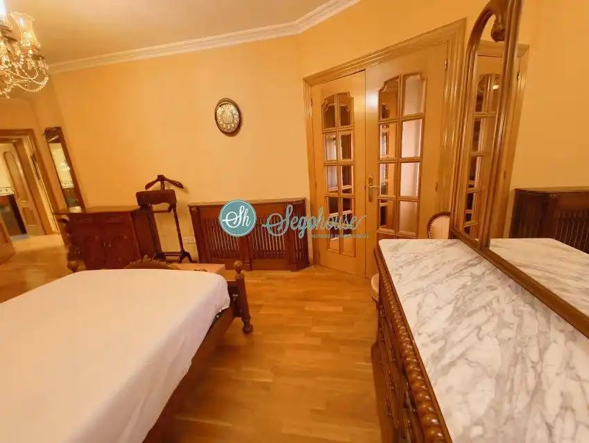 Schlafzimmer von Wohnung zur Miete in Segovia mit Heizung, Parkett und Möbliert