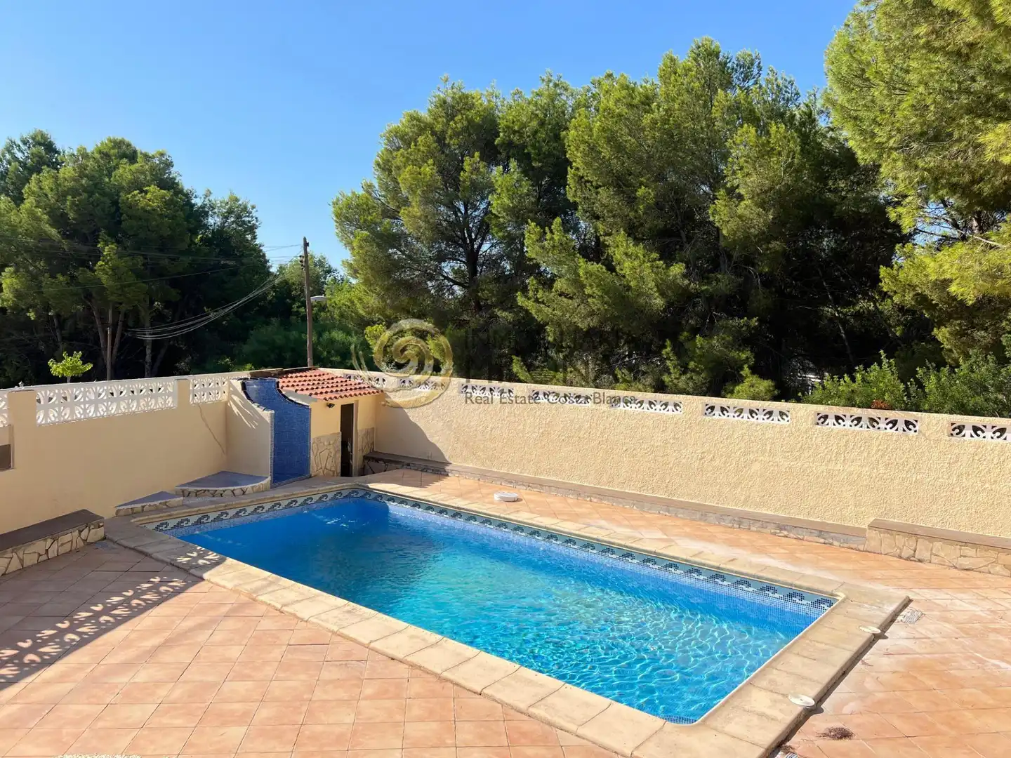 Piscina de Casa o xalet en venda en La Nucia amb Aire condicionat, Jardí privat i Terrassa