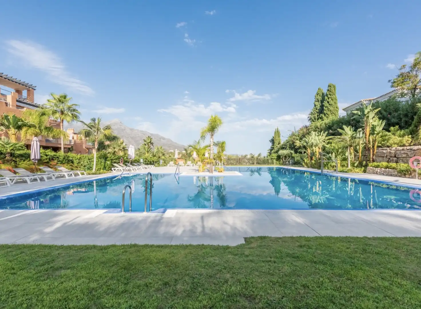 Penthouse with pool for sale in Nueva Andalucía, imagen 28