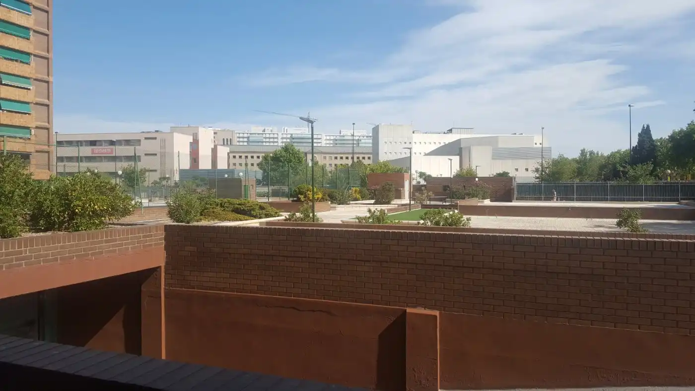 Terrasse von Wohnung zur Miete in Zaragoza mit Klimaanlage, Heizung und Privatgarten