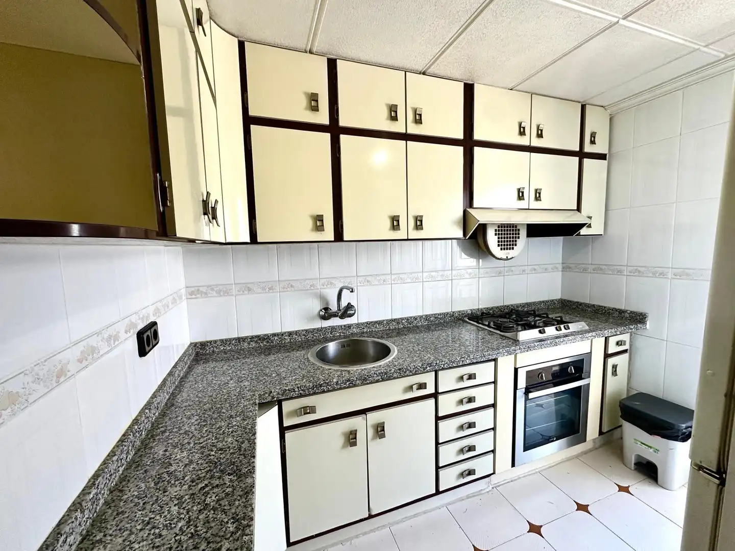 Cocina de Apartamento en venta en Alicante / Alacant con Aire acondicionado, Calefacción y Terraza