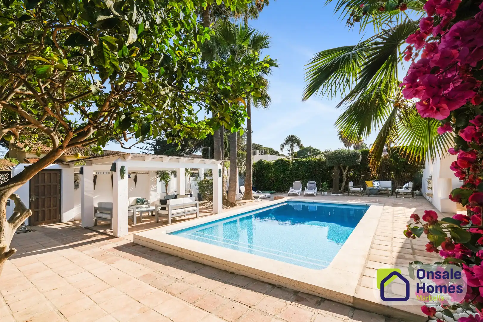 Vista exterior de Casa o chalet en venta en Marbella con Aire acondicionado, Jardín privado y Terraza
